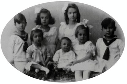 George von Trapp, sedmero djece rođene u braku sa Agathom Whitehead