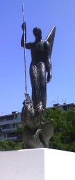 Rijeka_kip svetog Mihovila ispred PU Rijeka