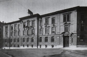Zgrada trgovačke akademije oko 1900.